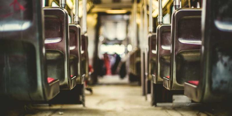 一张我站在家乡的屋顶，眺望远方，背后是熟悉的小城风景。