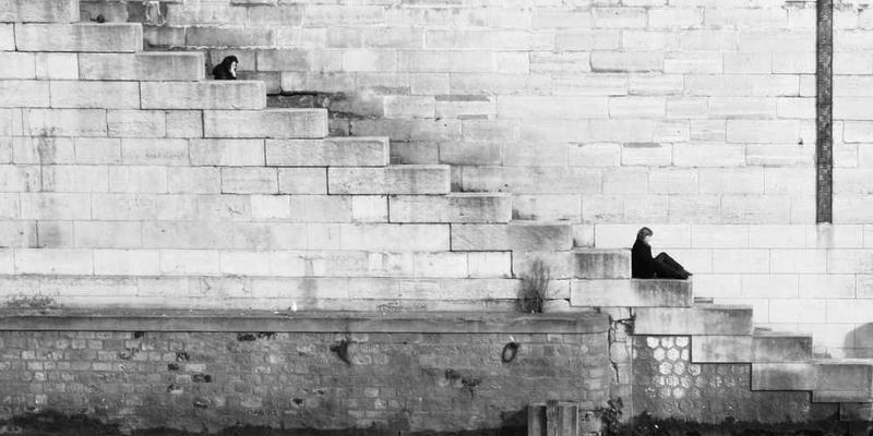 AI分析民间传说,指出英雄之旅的核心步骤与病毒营销的传播路径高度重合。