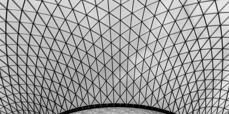 思考:如果每个人都有一个属于自己的“重力场”,影响他人靠近或远离的难易度