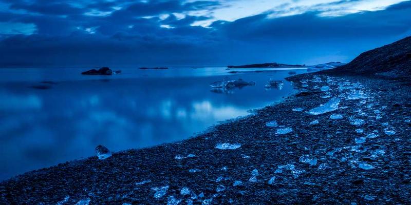 一杯静静放置的清水