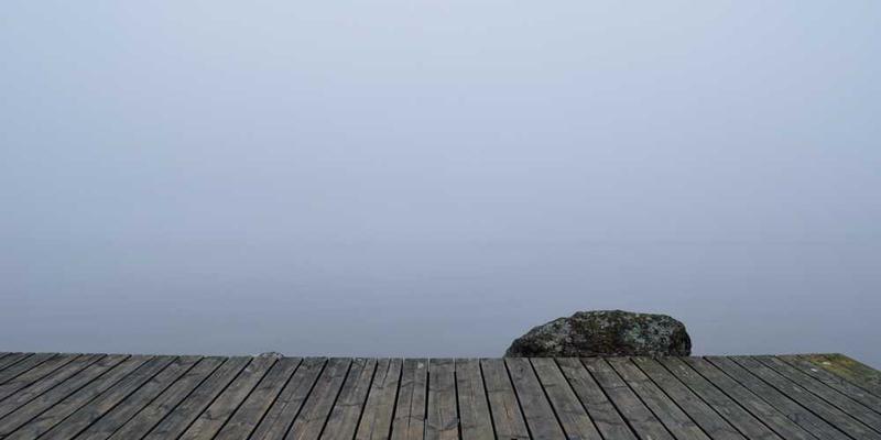 收到快递后，用刀划开胶带时追求一气呵成的完美开封线。