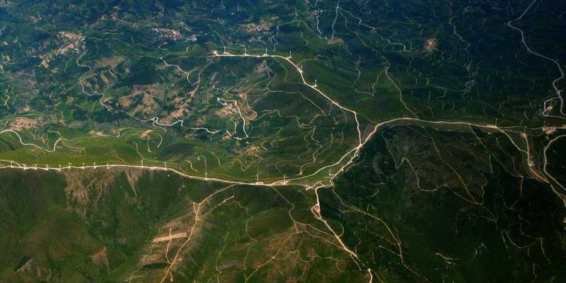 “三十五岁危机”的另一种解读：技能断层还是价值重估？