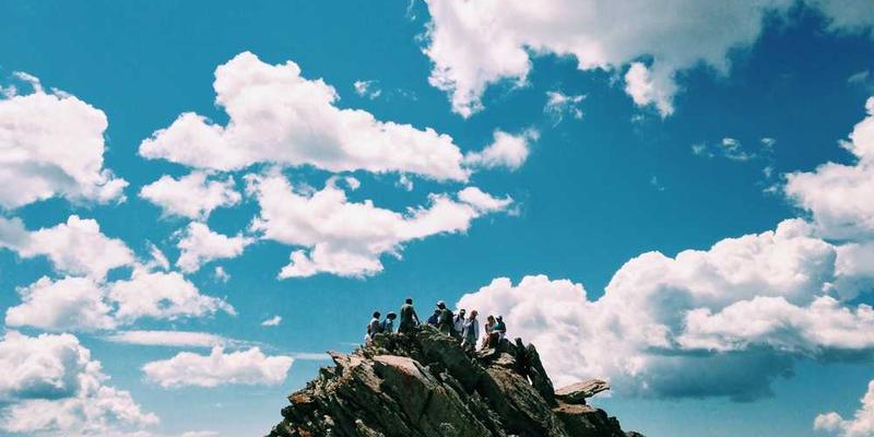 如果AI法官的判决比人类更公正(但无法解释逻辑),我们该接受吗