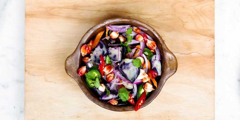 AI导演了一部全部由机器人出演的电影，主题是“什么是人类”，并在结尾留下了空白。