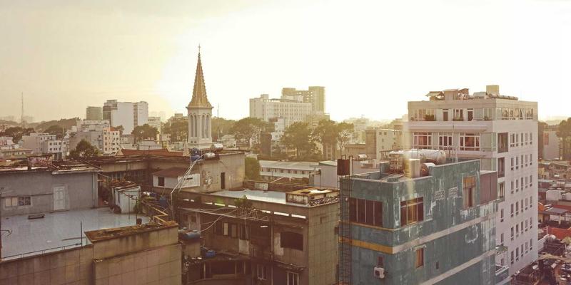 体育数据公司贩卖的“实时高级数据”存在5-10分钟延迟,职业赌徒利用时间差套利。