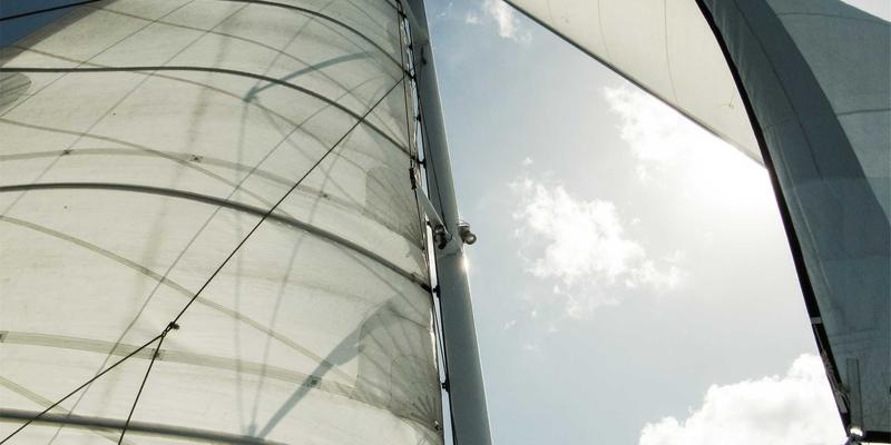 全球体育器材供应链受贸易战影响，某些国家队伍无法获得最佳装备，成绩受损。