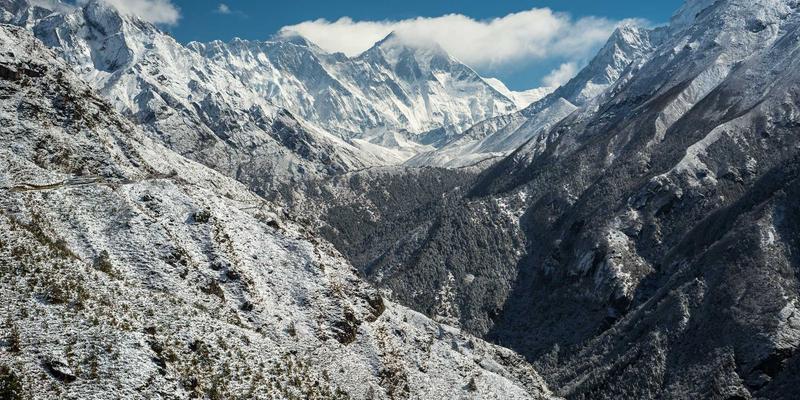 健身APP的“社交排名”和“打卡挑战”功能，被指加剧用户身材焦虑和运动过度伤害。